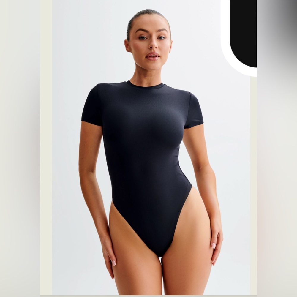 MESHKI Francesca Black Short Sleeve Bodysuit
